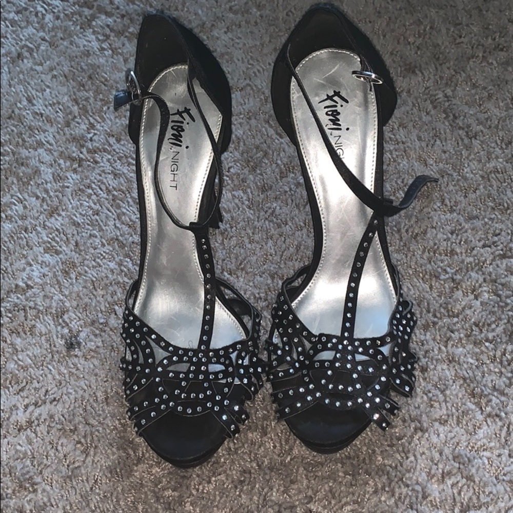 Black dress shoes